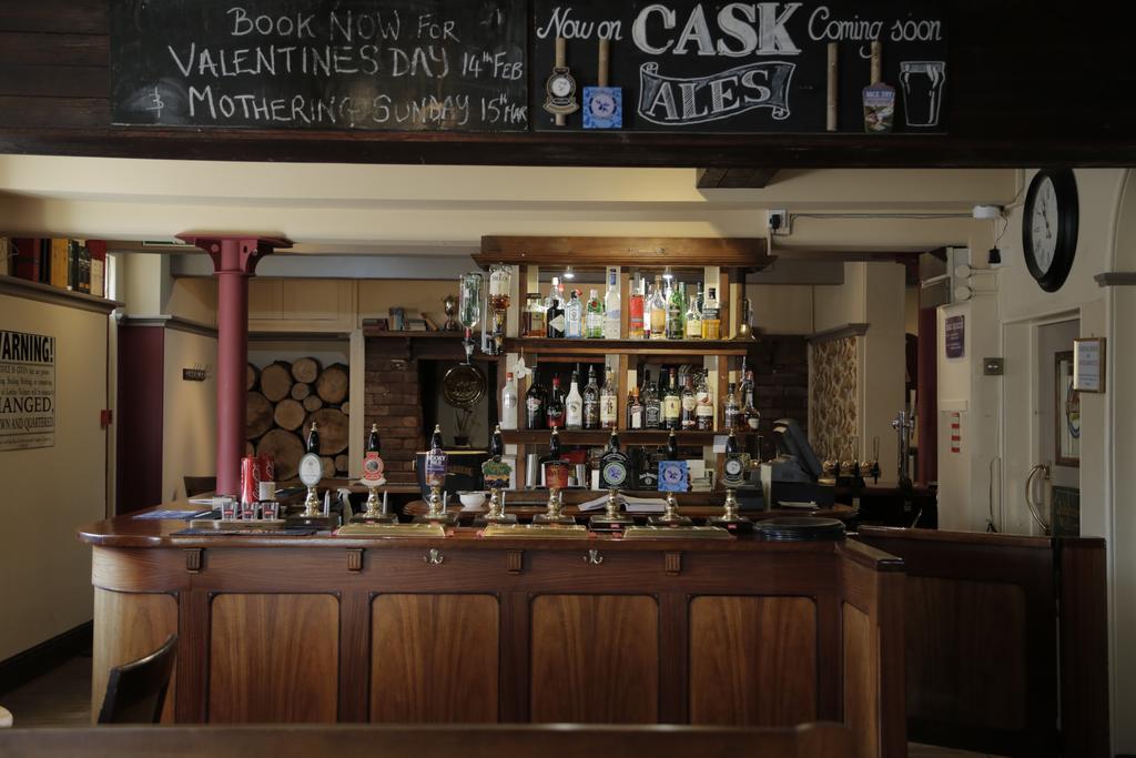 Hanmer Arms Buitenkant foto