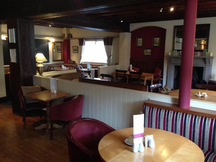 Hanmer Arms Buitenkant foto
